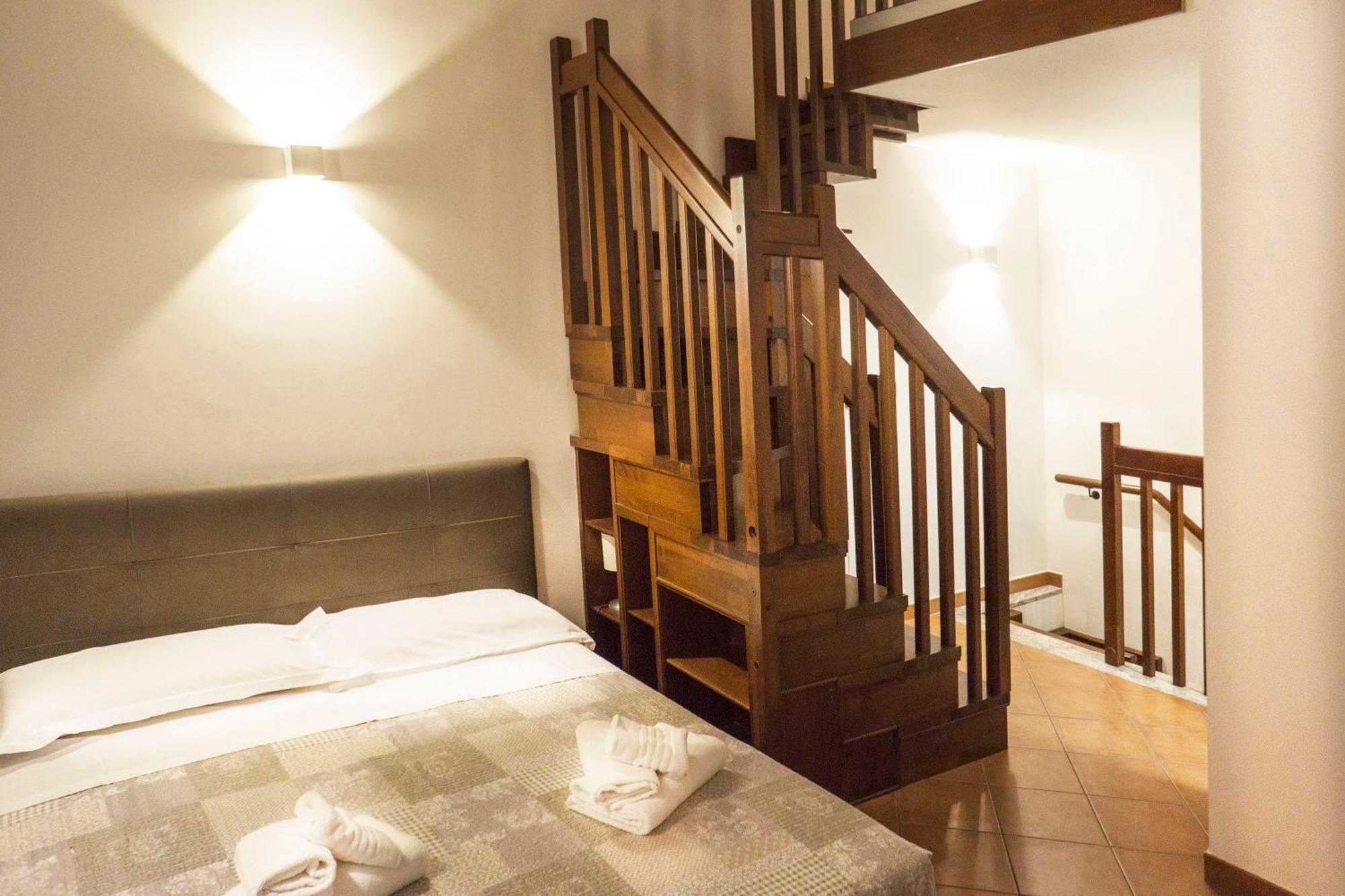 Appartement Tina House - Il Cortile Nel Centro Storico Di Taormine Extérieur photo