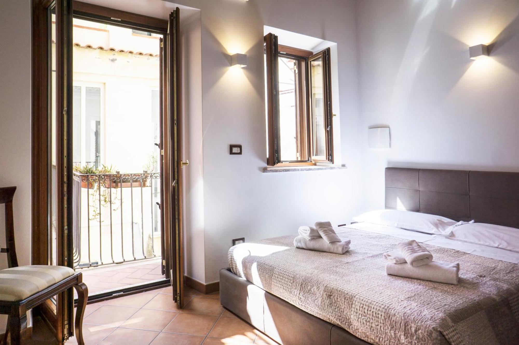 Appartement Tina House - Il Cortile Nel Centro Storico Di Taormine Extérieur photo