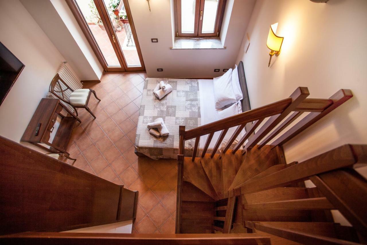 Appartement Tina House - Il Cortile Nel Centro Storico Di Taormine Extérieur photo